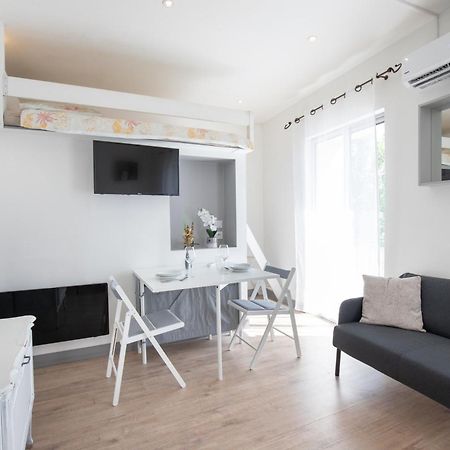 LʼIsle-sur-la-Sorgue Le Partage Des Eaux - 4 Couchages - Hypercentre - Clim - Wifi 아파트 외부 사진
