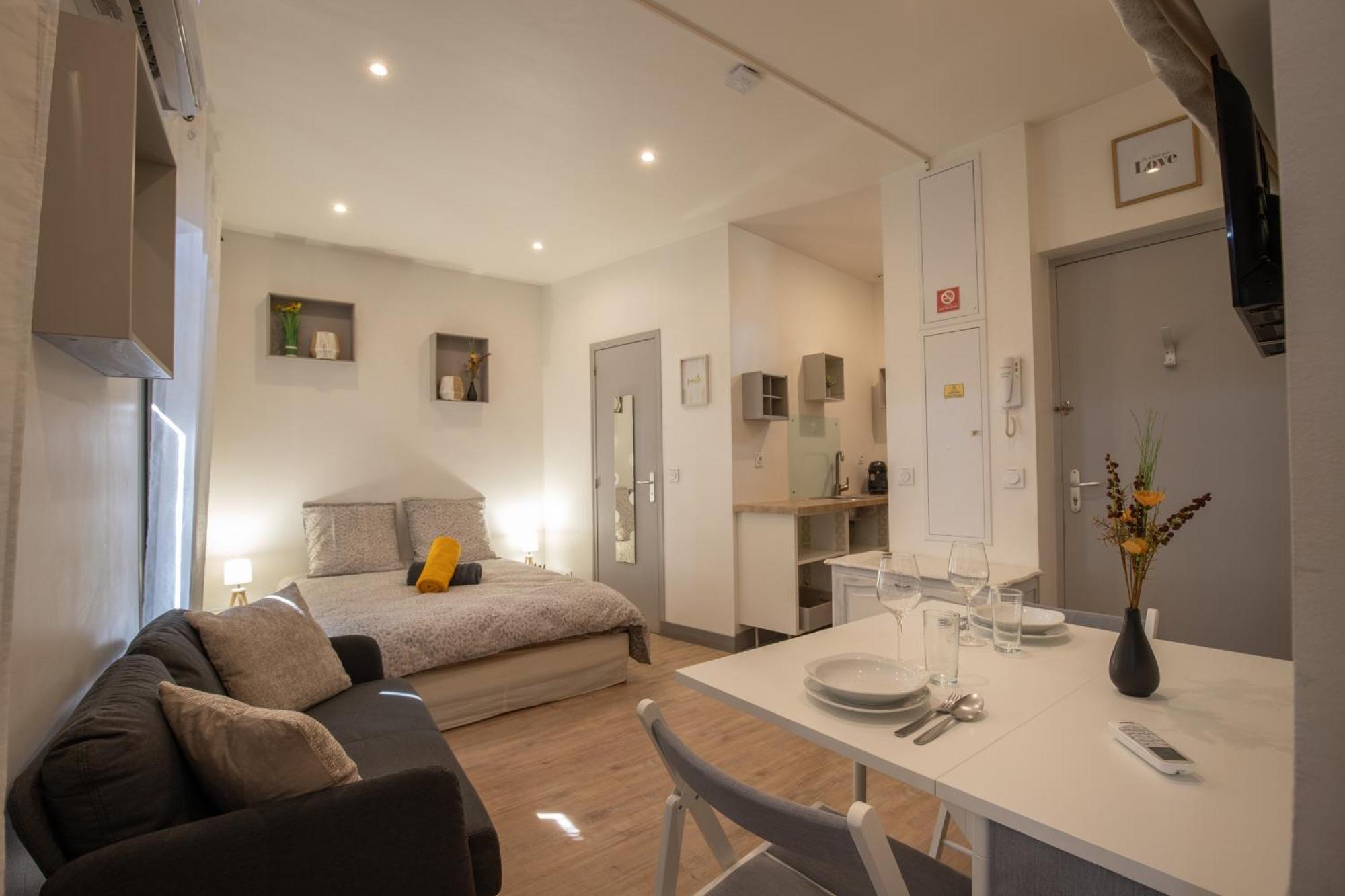 LʼIsle-sur-la-Sorgue Le Partage Des Eaux - 4 Couchages - Hypercentre - Clim - Wifi 아파트 외부 사진